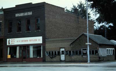 <b>Main Street Fish Market</b>, Meredosia, Illinois.<p>Owned by Bob and Lena Edlen, 1939-1964, and later by Odean and Wilbur Newman.<br>The Kappal Brothers building housed a fur buying company and other businesses, and is now the home of the Meredosia River Museum.