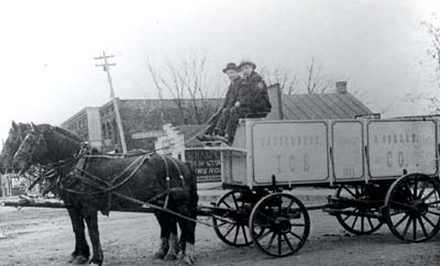 <b>Ice Wagon</b>.<br> Patterson & Curran Ice Company, 1907.