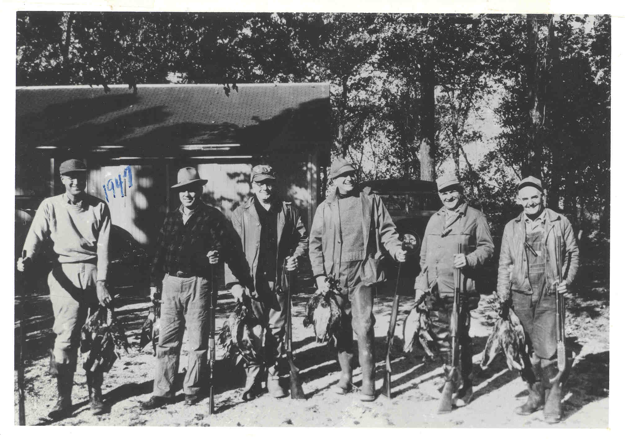 <b>Lakewood Hunting Lodge</b>, Bath, Illinois, 1947.<br>Left to right: Louie Becker, Paul Friend, Bert Henderson, Scott Lucus, Ed Long, Hap Lippert.