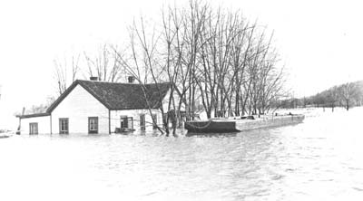 <b>High water</b> . Flood at Valley City, circa 1903-1920.