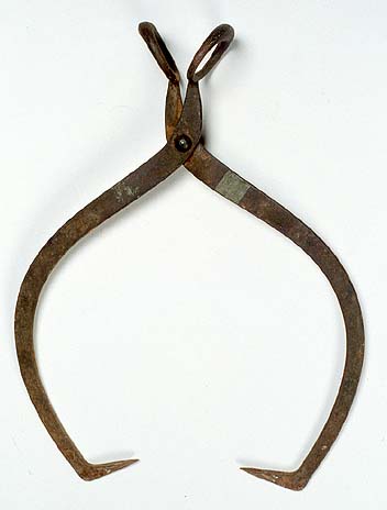 <b>Ice Tongs</b><br>Iron<br>24 inches long, 15 1/4 inches wide, 5 inches<br>Illinois Sate Museum Collection  (1984.4.29)<br>Donated by John K. Leasure, Makanda, Illinois.
