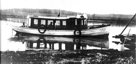 <b>Champion</b>, launch piloted by Bunt Edlen <br>Used to ferry hunters to Meredosia Gun Club.