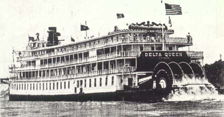 <b>The Delta Queen</b>, which stopped in Havana on July 12,   on its way to Peoria, Illinois to race against the Julia Belle Swain.