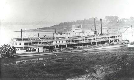 <b>Keystone State</b> paddlewheel owned by Dixon family of Peoria, Illinois from 1890-1914.<p>Loaned by Don Dixon, East Peoria, Illinois.