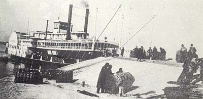 <b>Loading a Packet Boat</b>