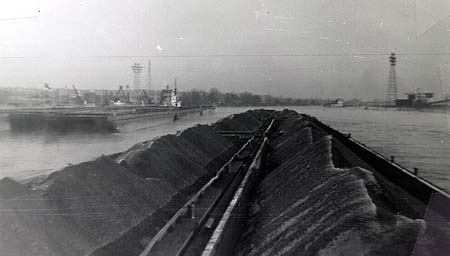 <b>The W. W. Marting</b> passes the Wheellock Whittney on the Illinois River.