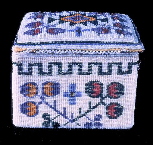 <b>Beaded Box</b>