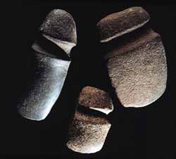 Grooved axes